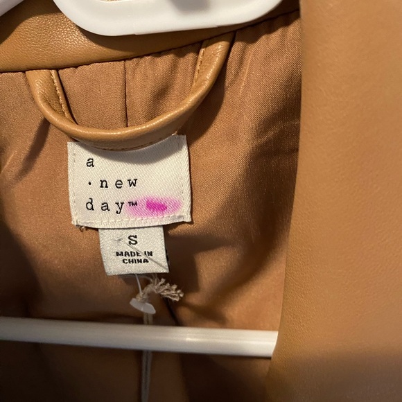 NWT leather look New Day Blazer - Picture 2 of 4